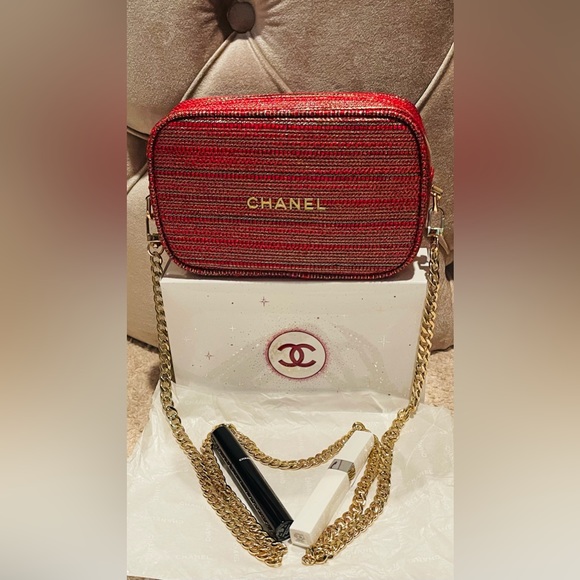 CHANEL HOLIDAY SET 2022 Mascara SOLD OUT everywhere! Gold chain added for you!❤️ - Picture 7 of 7